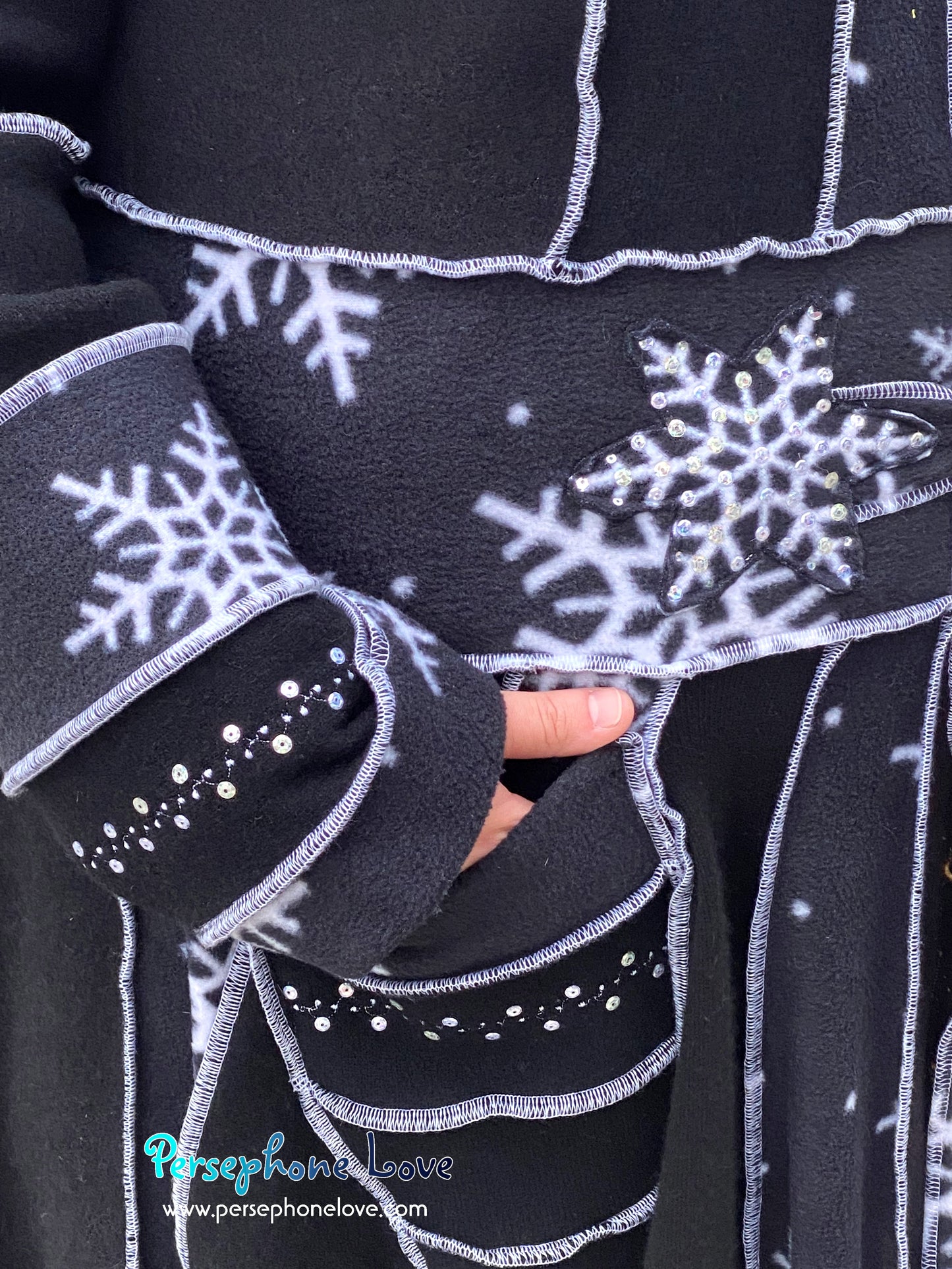 "Midnight" GODDESS SIZE Black/white snowflake embroidered/felted/sequins cashmere patchwork Katwise-inspired sweatercoat-2543